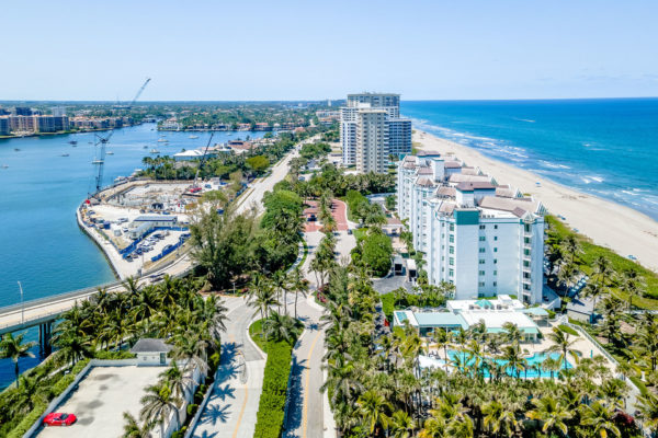 highway with city in Boca Raton, Florida